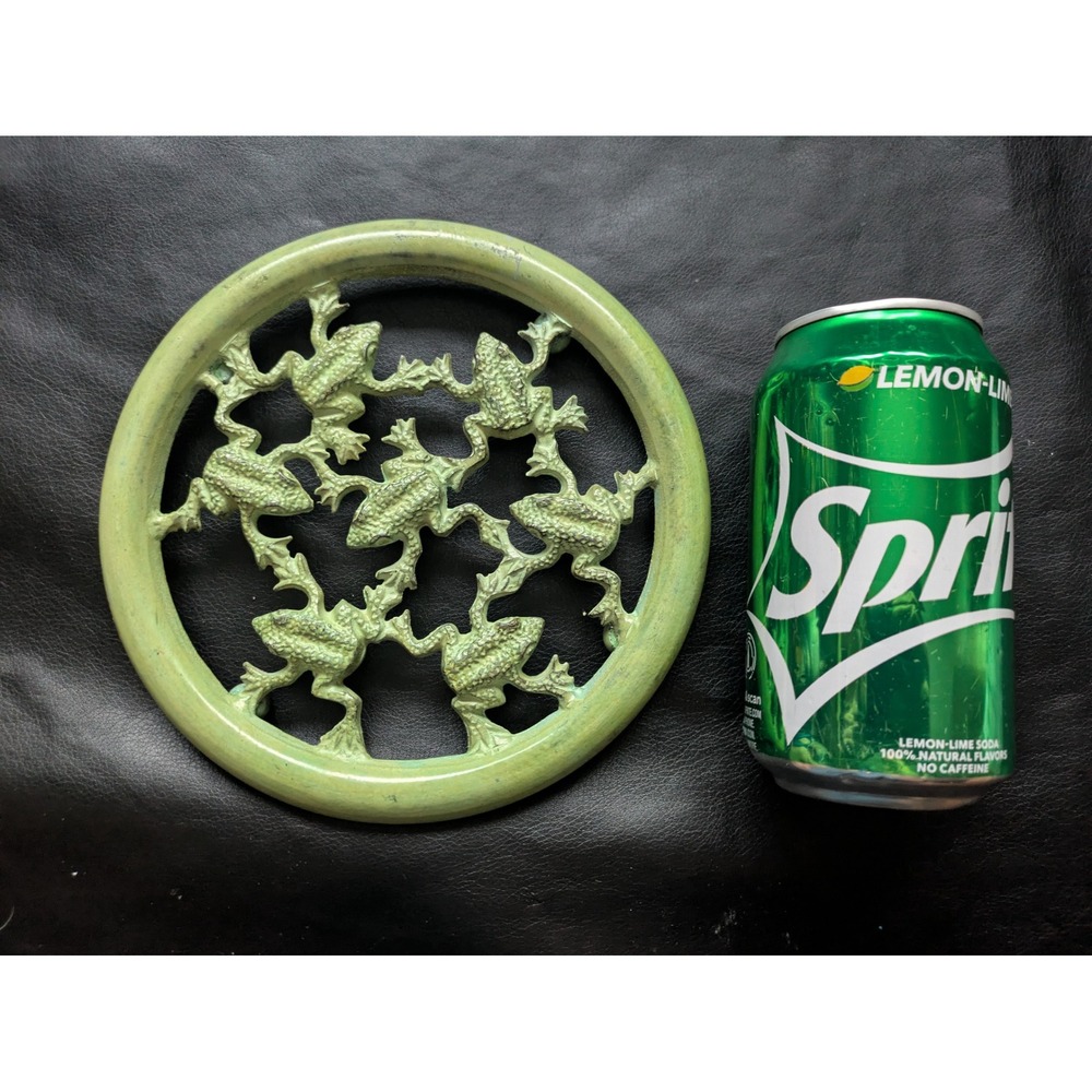 7 Green Frog Round Metal Potpourri‎ Holder Trivet Decorative Plate 7 Inch